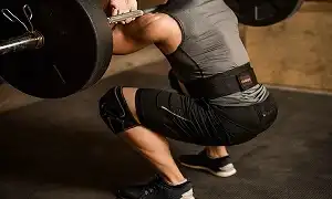 Đeo đai lưng có thể làm tăng áp lực trong ổ bụng