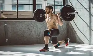 Tập lunges để phát triển đùi trước