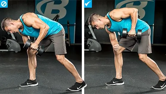 Bài tập dumbbell kickback thì hay để khuỷu tay thấp quá