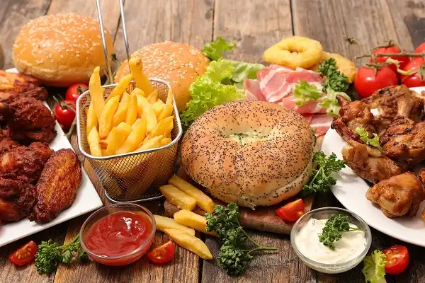 Bạn đã ăn quá nhiều dẫn đến dư thừa Calo và tích mỡ Bạn đã ăn quá nhiều dẫn đến dư thừa Calo và tích mỡ