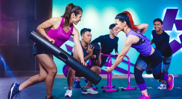 Bạn gái tập gym thể hình sẽ tuyệt vời hơn rất nhiều Bạn gái tập gym thể hình sẽ tuyệt vời hơn rất nhiều