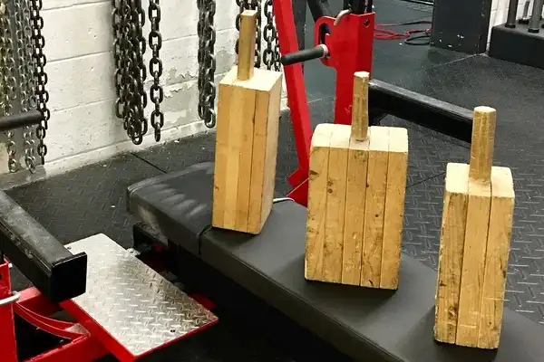 Board Press có nhiều cấp độ cho người tập Board Press có nhiều cấp độ cho người tập