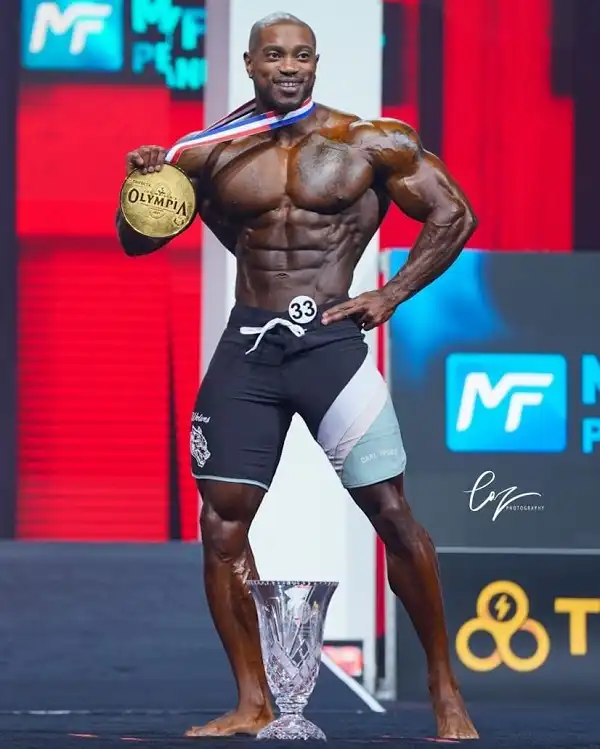 Brandon Hendrickson - Vô địch Men's Physique Olympia 2021, 3 lần vô địch