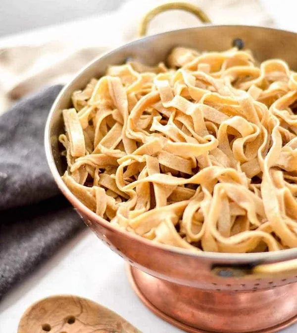 Pasta lúa mì có nhiều chất xơ và ít chế biến hơn Pasta lúa mì có nhiều chất xơ và ít chế biến hơn